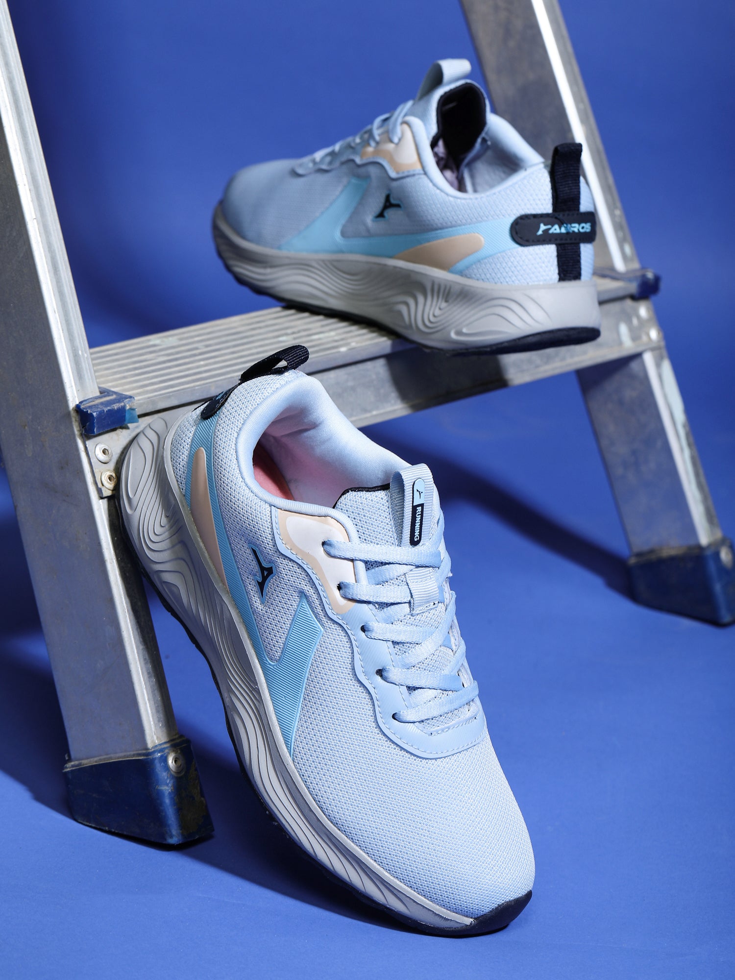 SUZIE Sports Shoes For Women