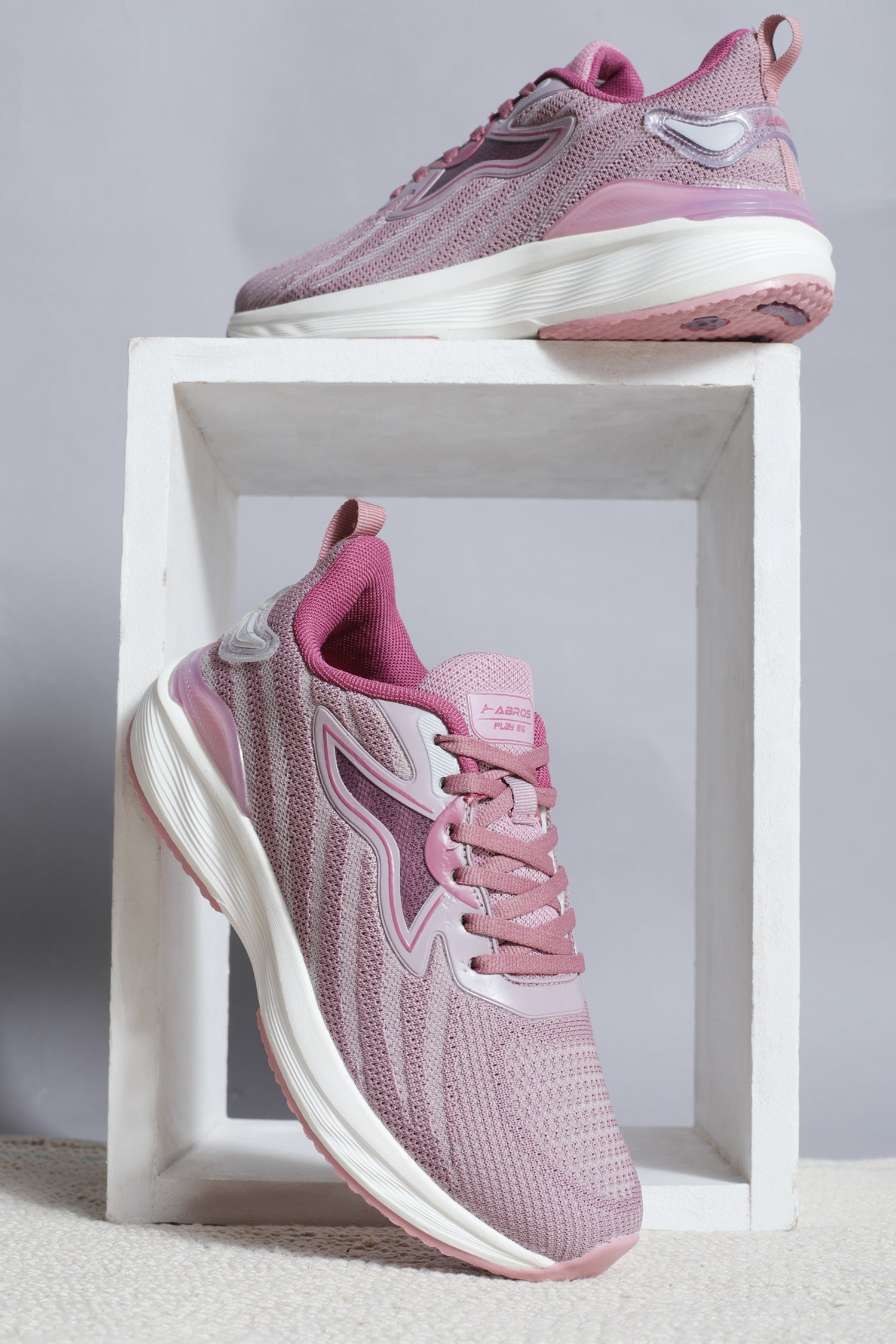 SHIRA Sports Shoes For Women