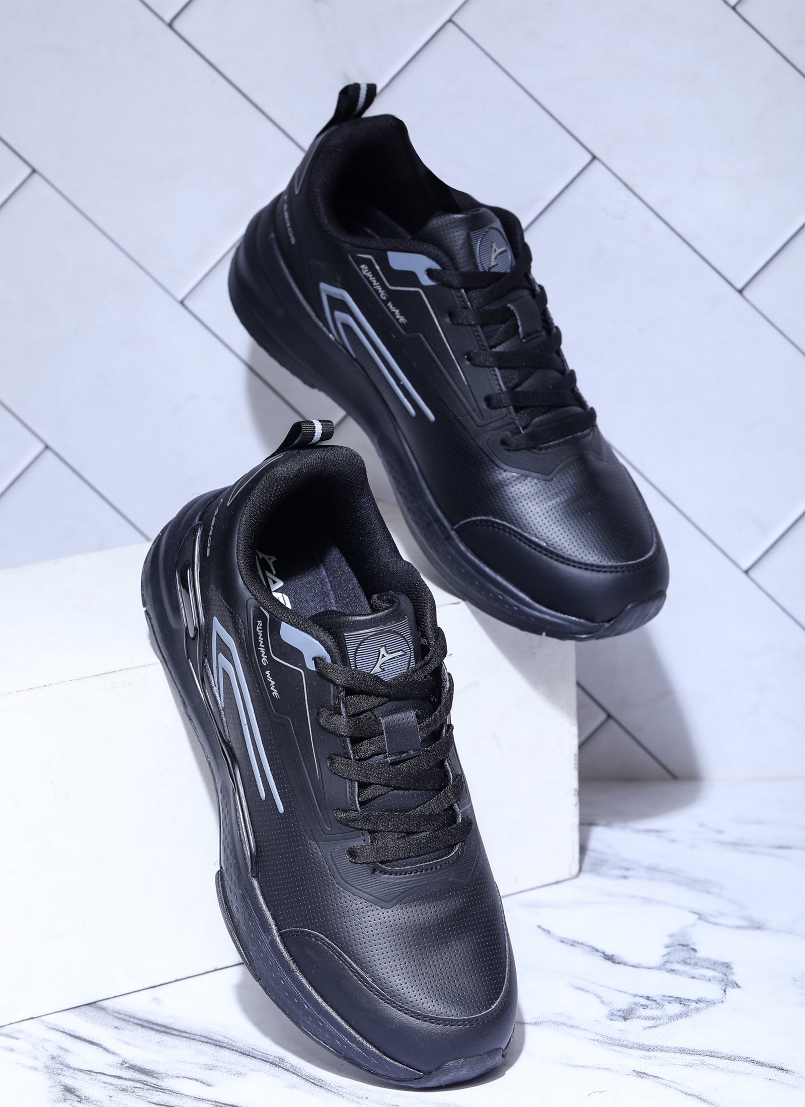 Geralt Sports Shoes For Men