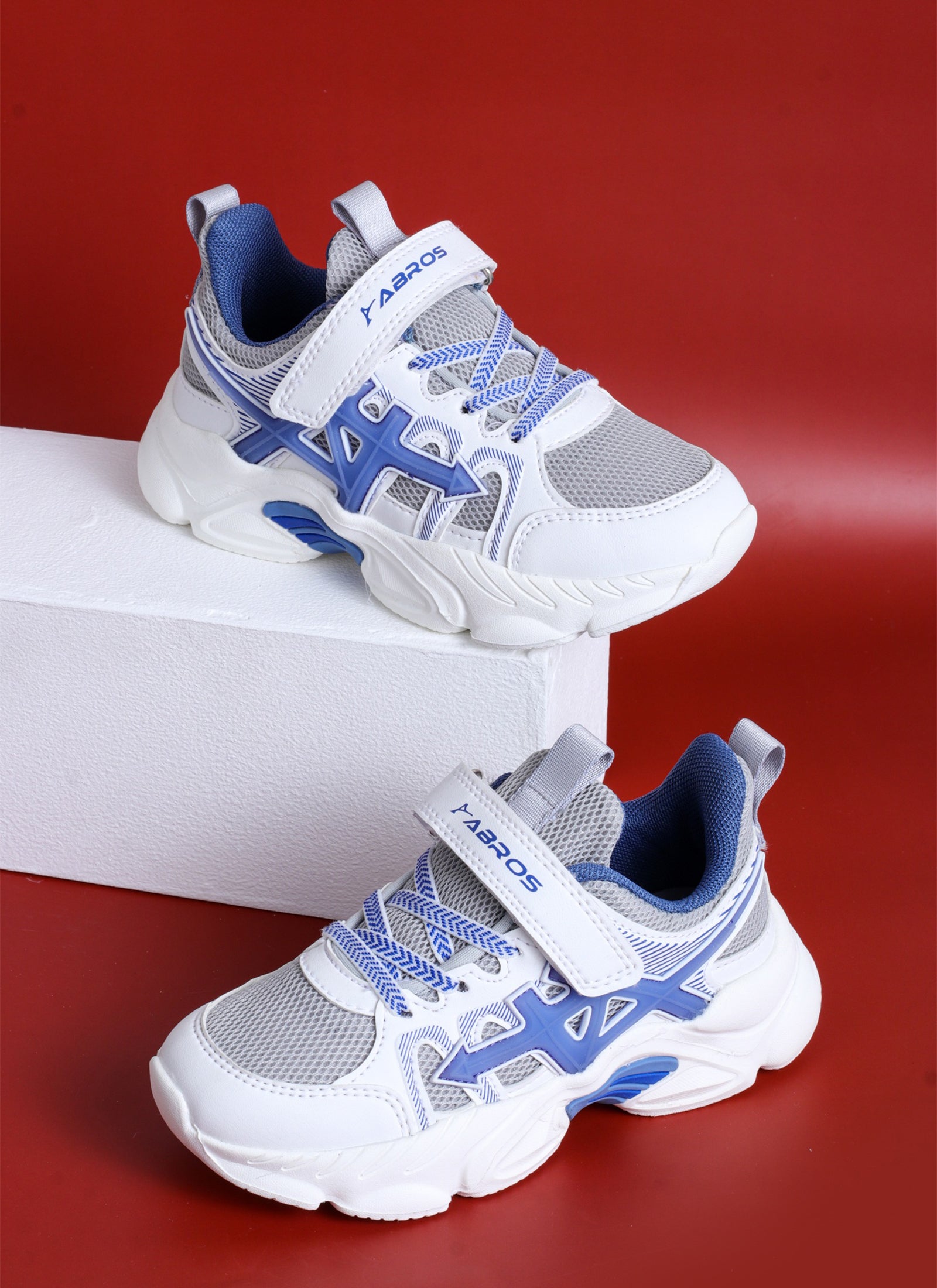 Fastbreak-V Sports Shoes For Kids