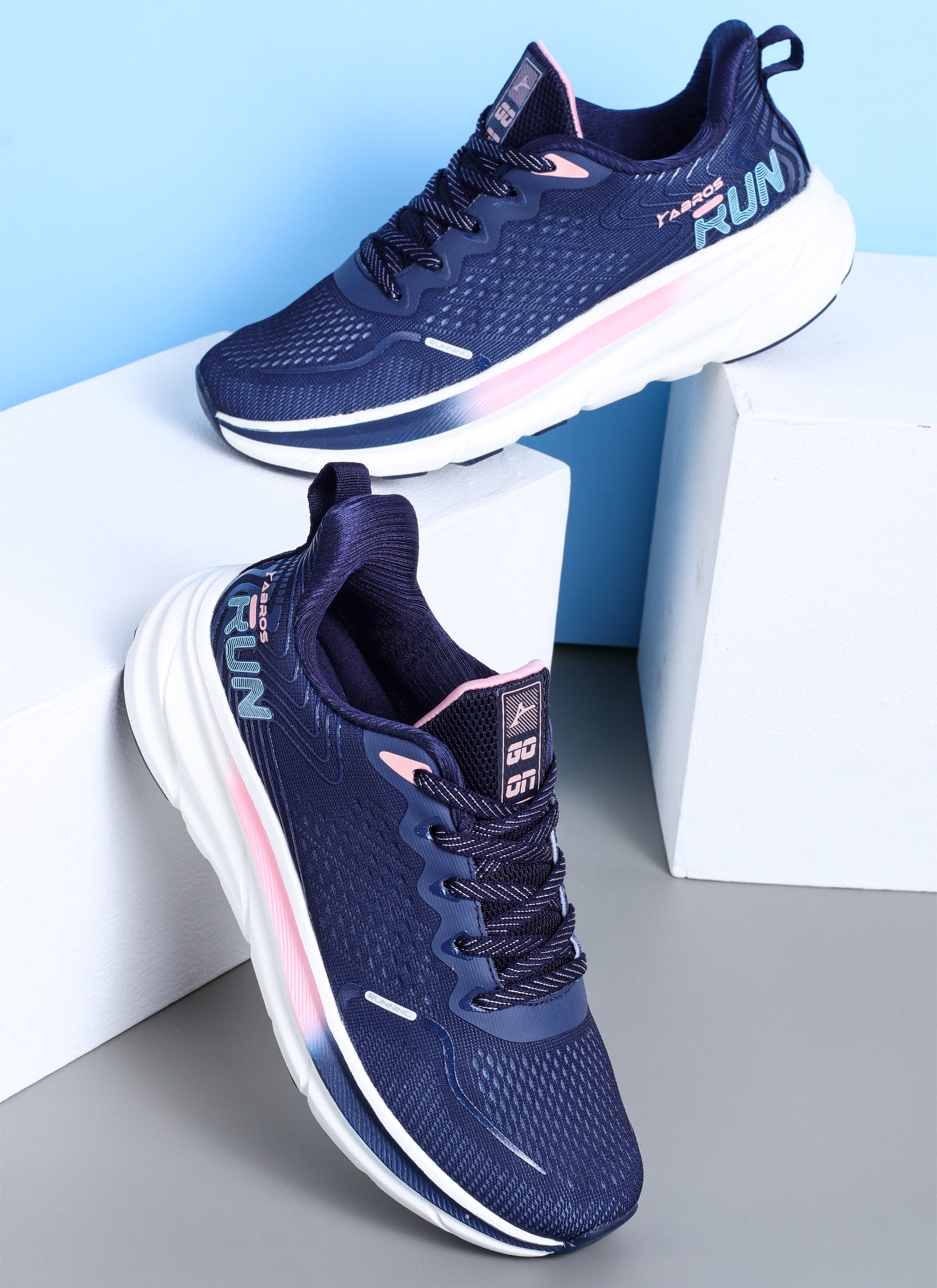 Light Trek Sports Shoes For Women