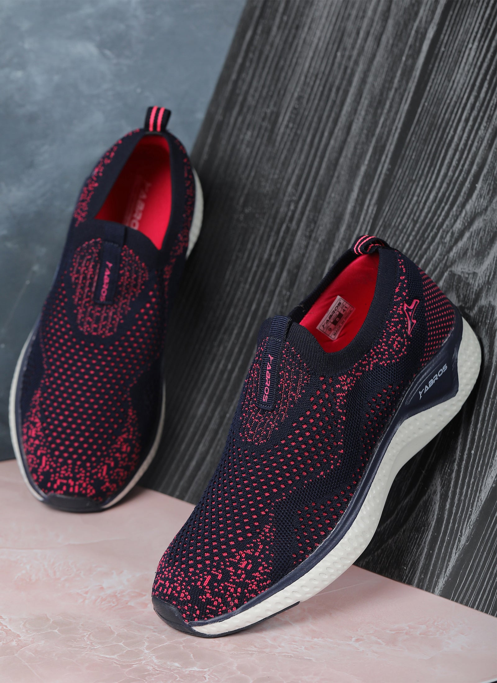 Pearl-N Walking Shoes For Women