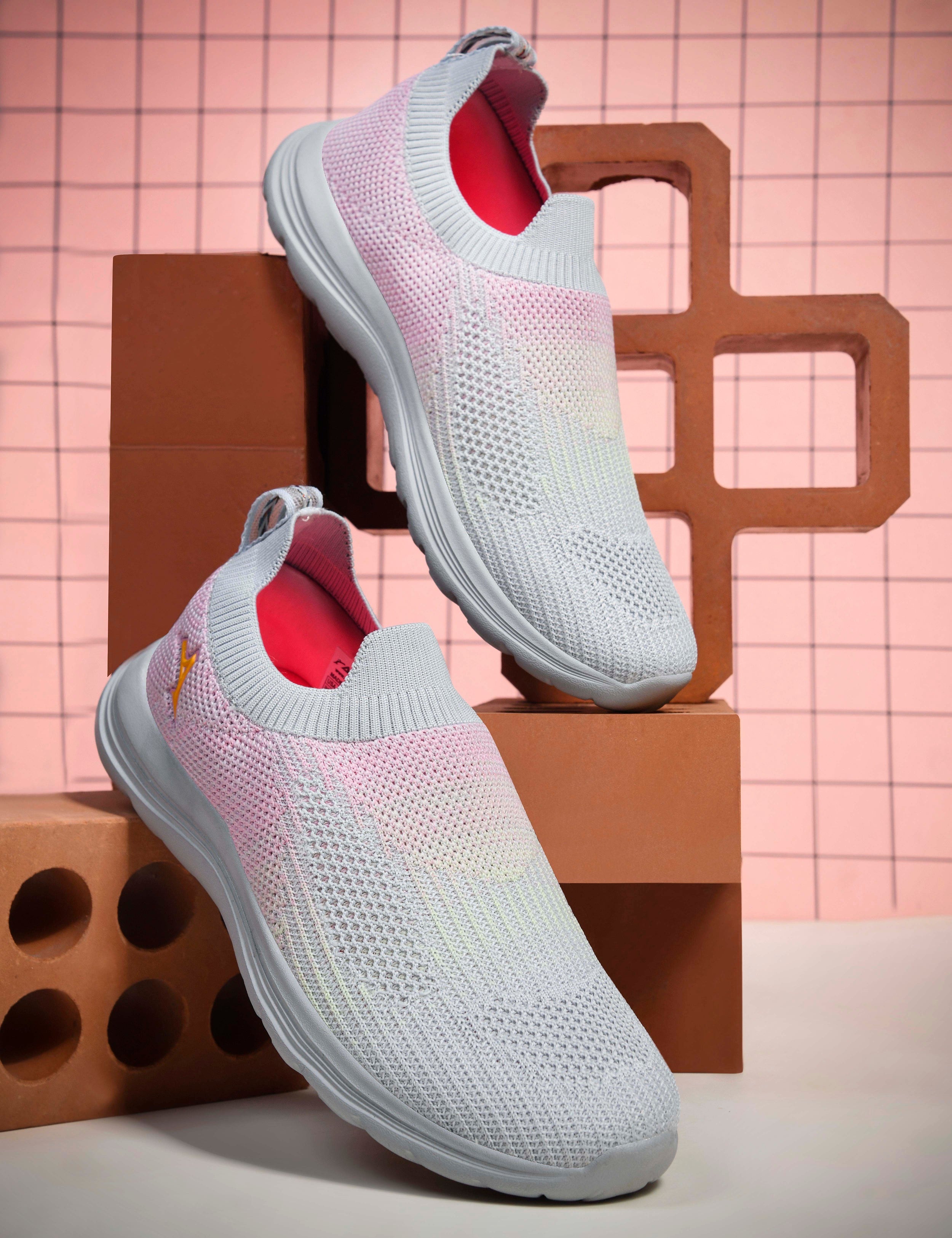 SIERRA Sports Shoes For Women
