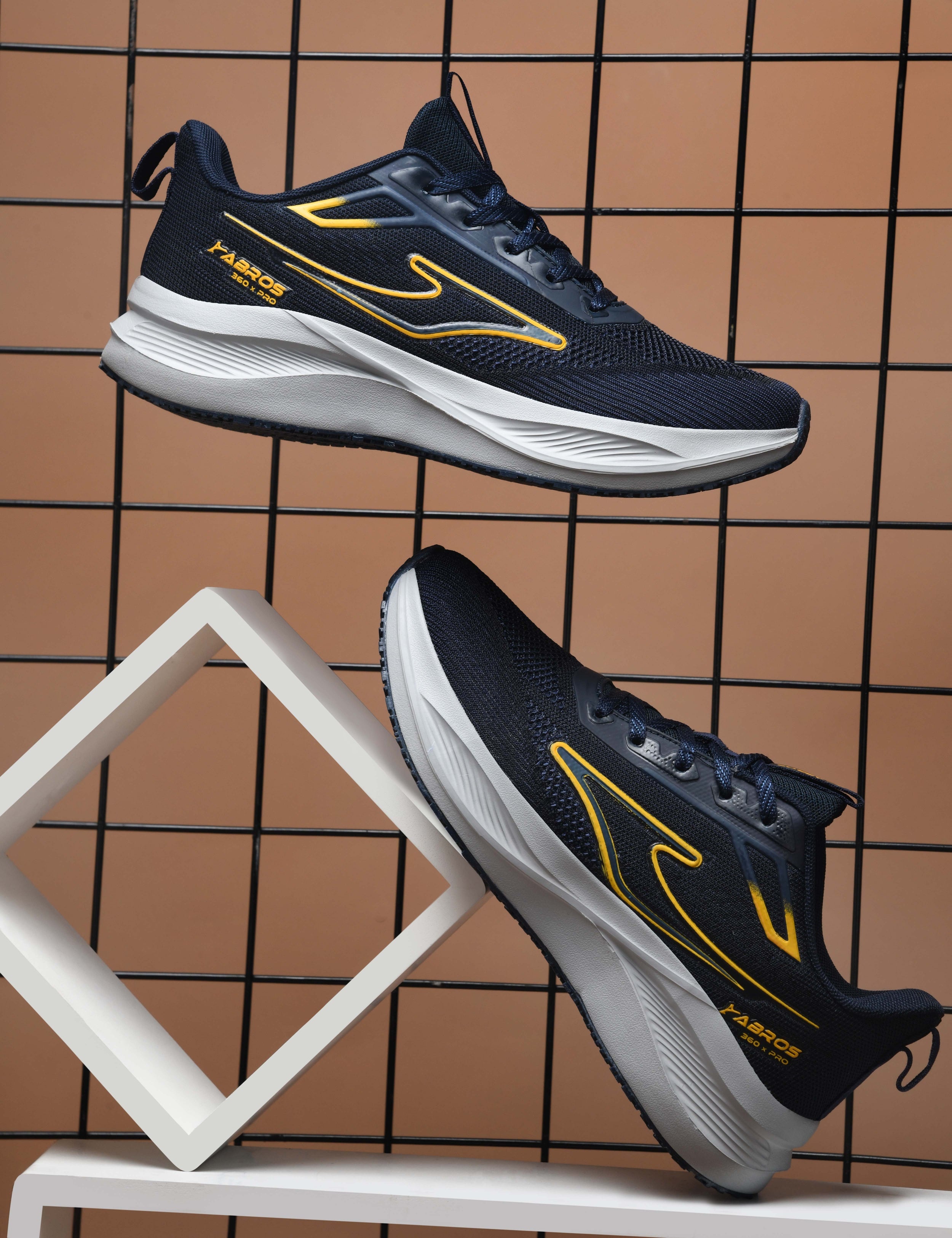 BALSA SPORT SHOES