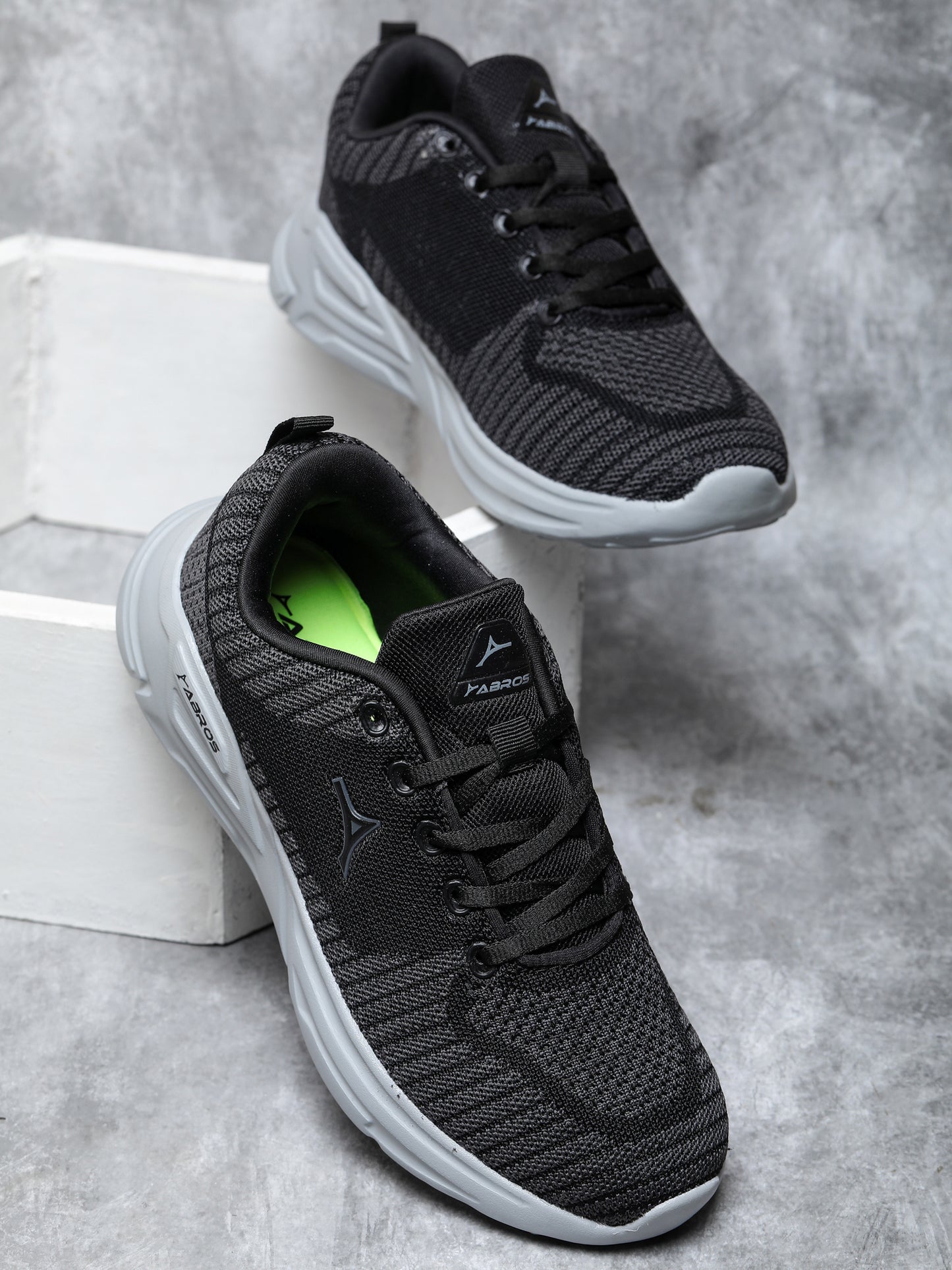 DOMINGO SPORTS SHOES STUCK ON GENTS