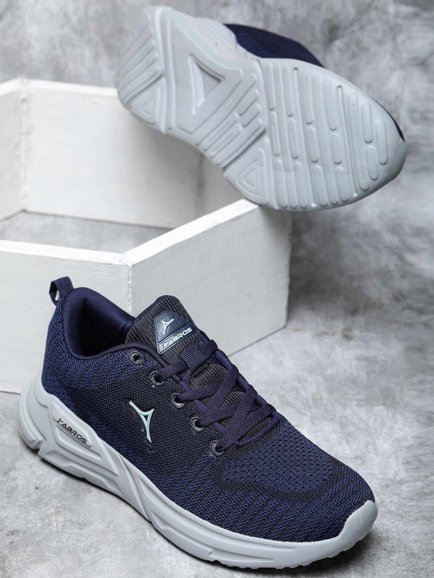 DOMINGO SPORTS SHOES STUCK ON GENTS