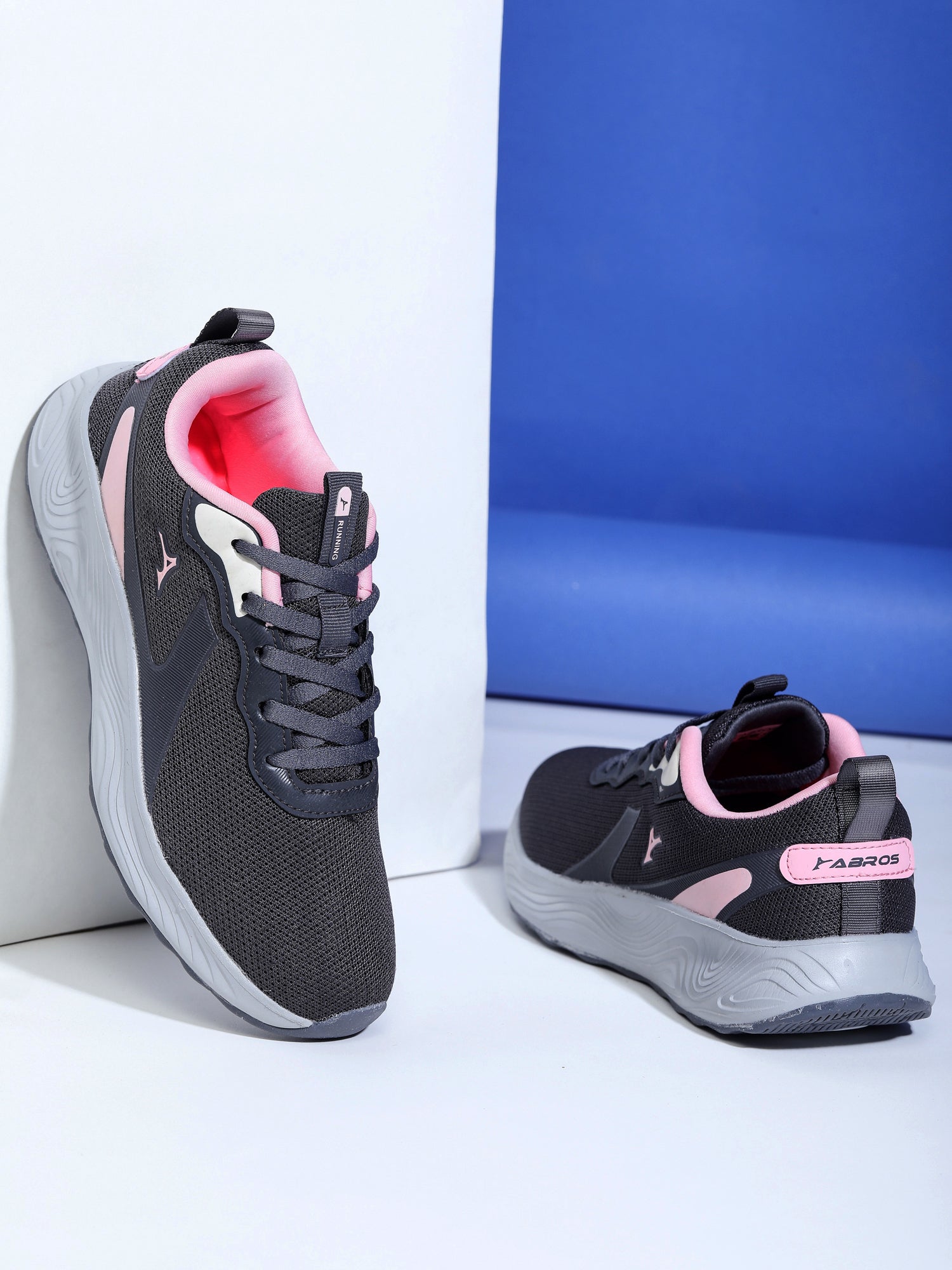 SUZIE Sports Shoes For Women