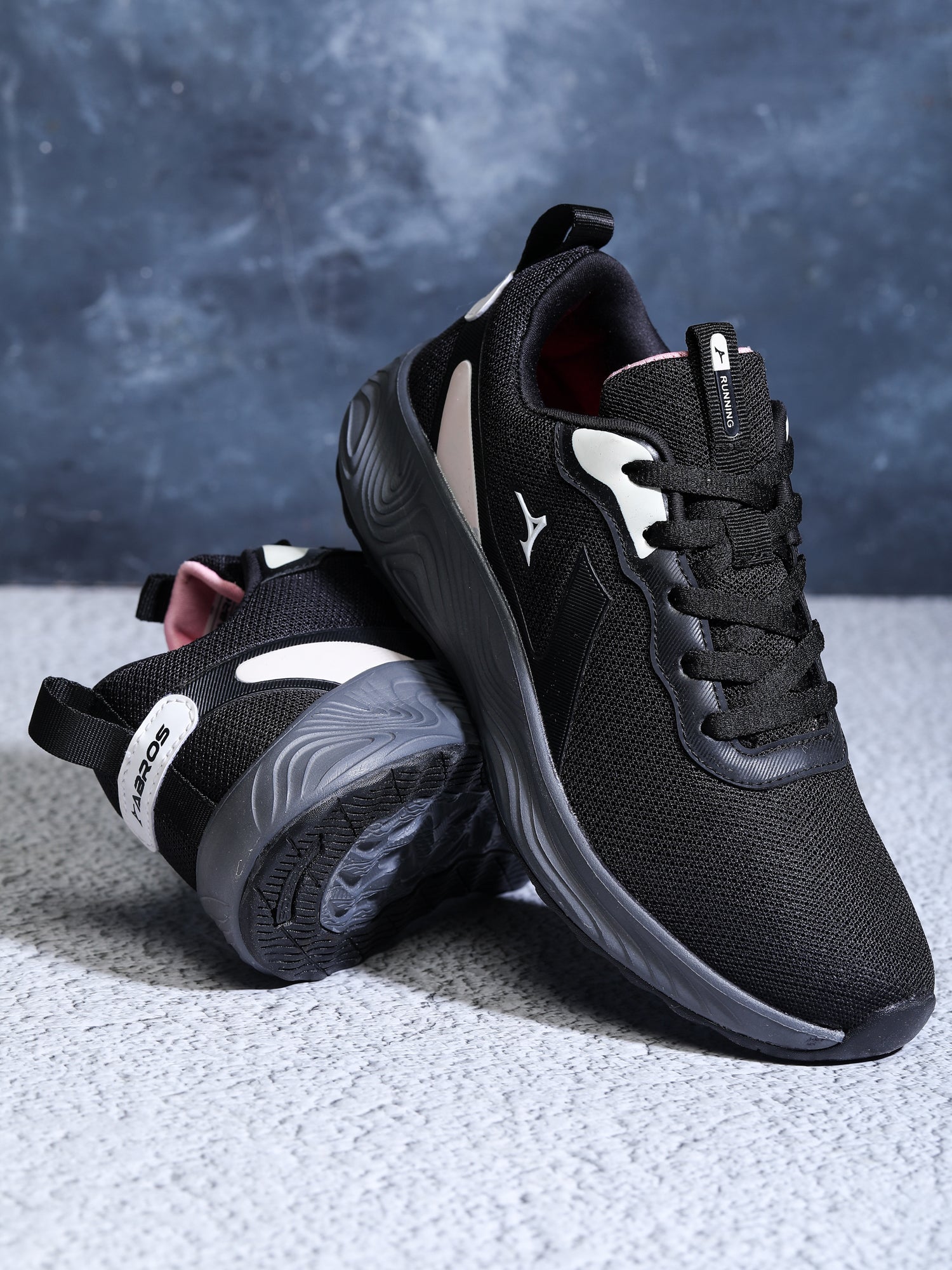 SUZIE Sports Shoes For Women