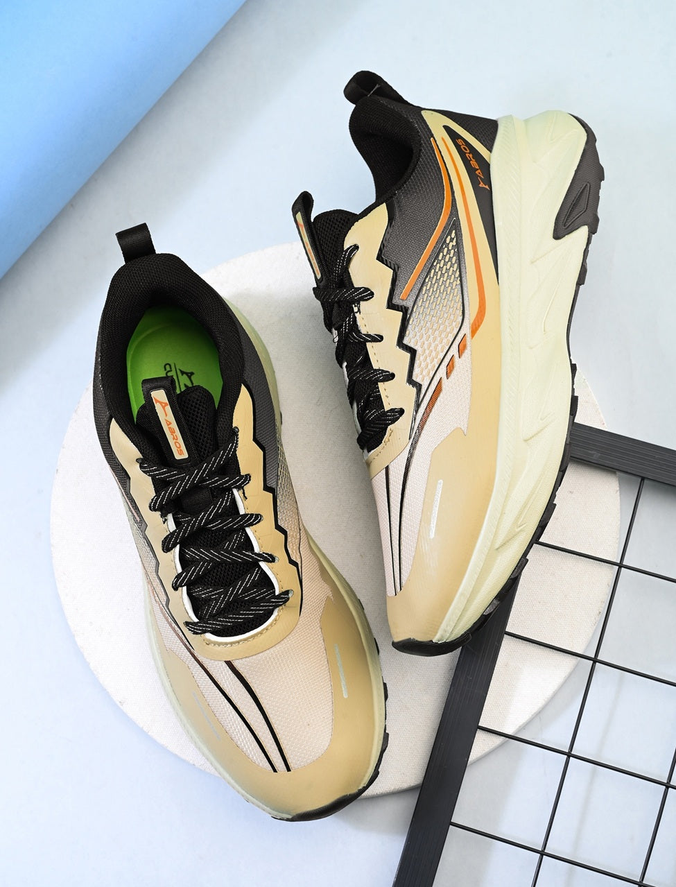 LUNO Sports Shoes For Men