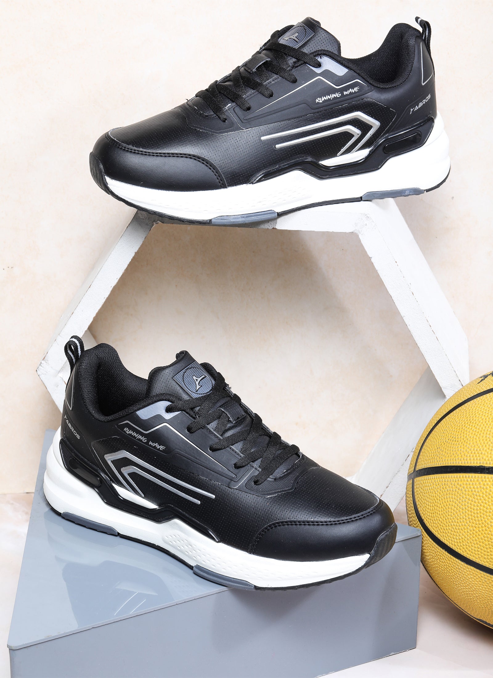Geralt Sports Shoes For Men