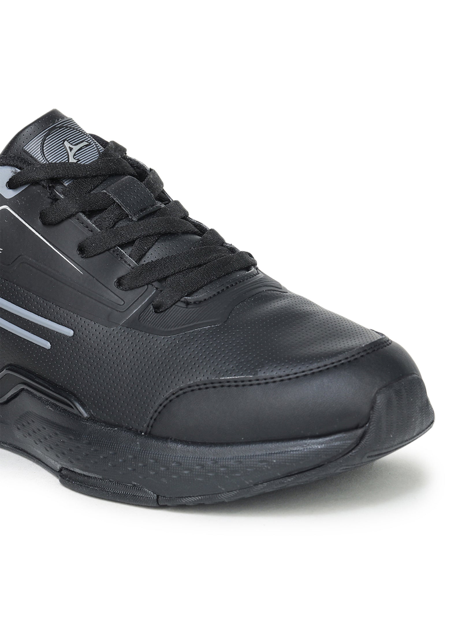 Geralt Sports Shoes For Men