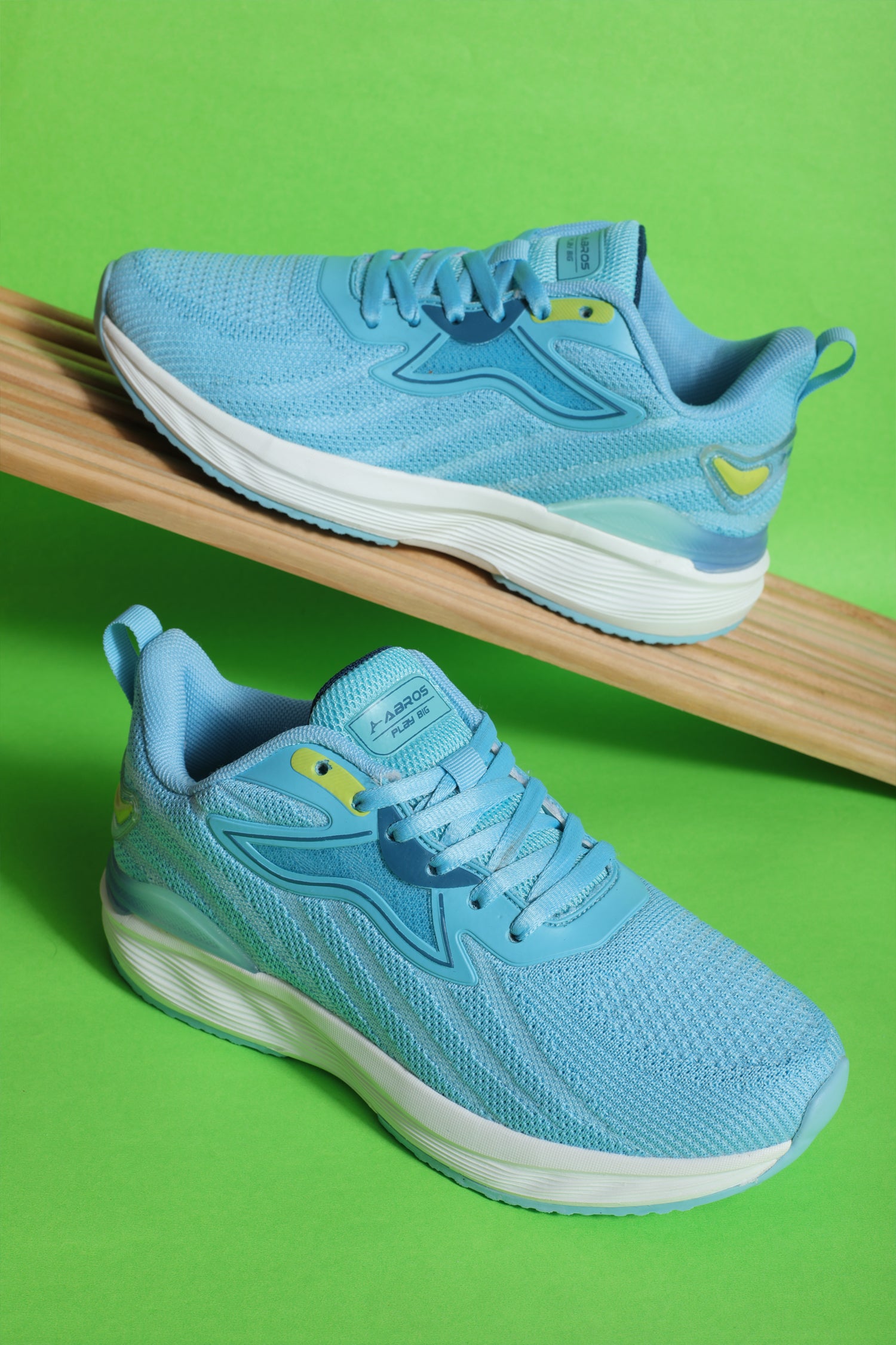 SHIRA Sports Shoes For Women