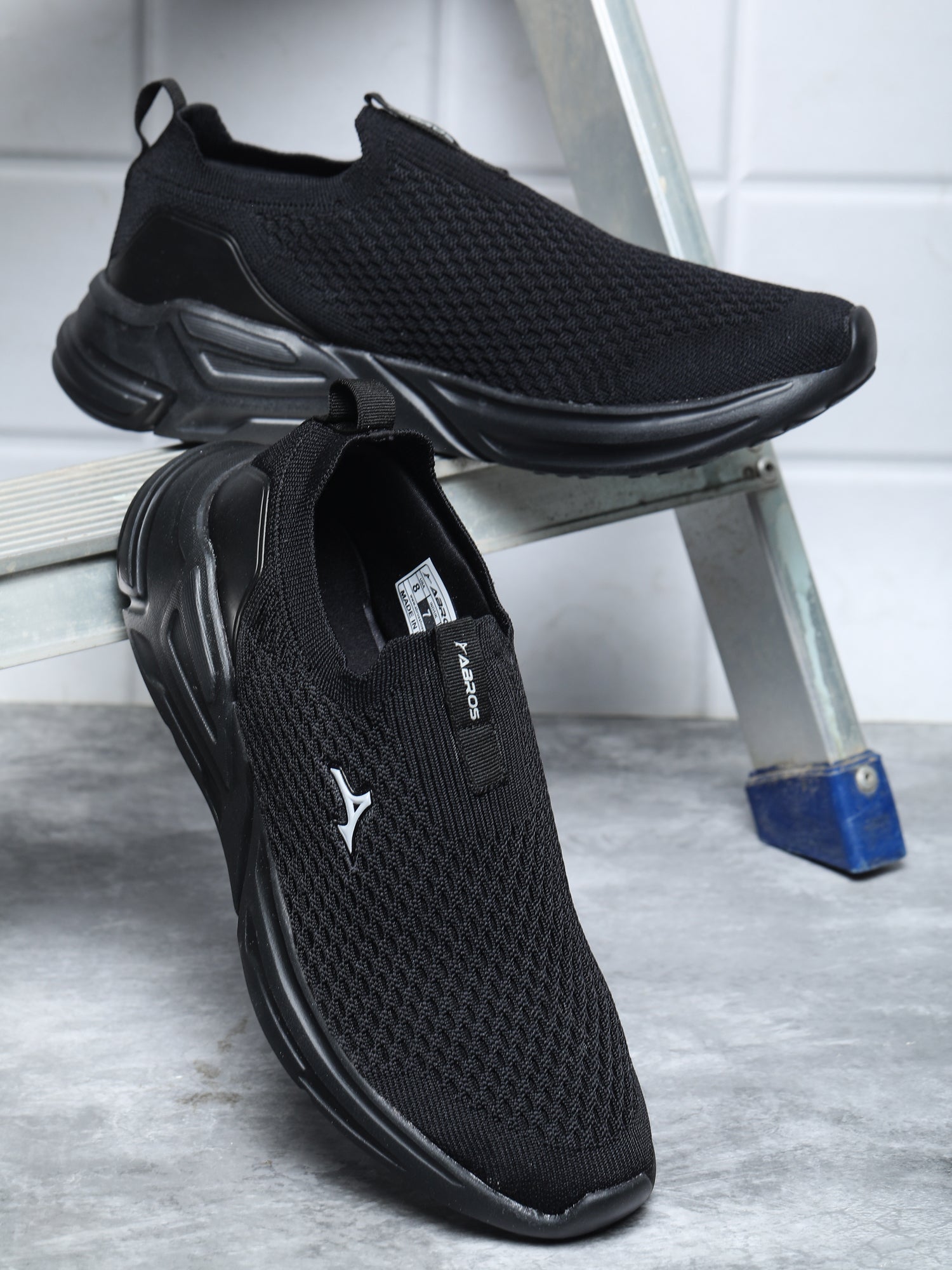 Kyant Sports Shoes For Men